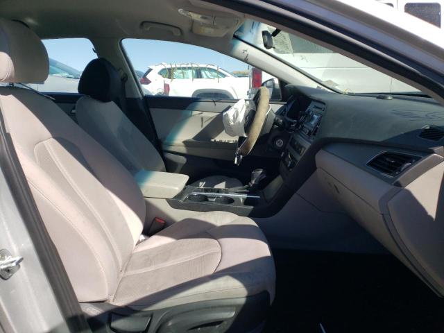 Photo 4 VIN: 5NPE24AFXHH579880 - HYUNDAI SONATA SE 