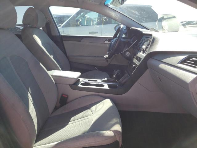 Photo 4 VIN: 5NPE24AFXHH590071 - HYUNDAI SONATA SE 