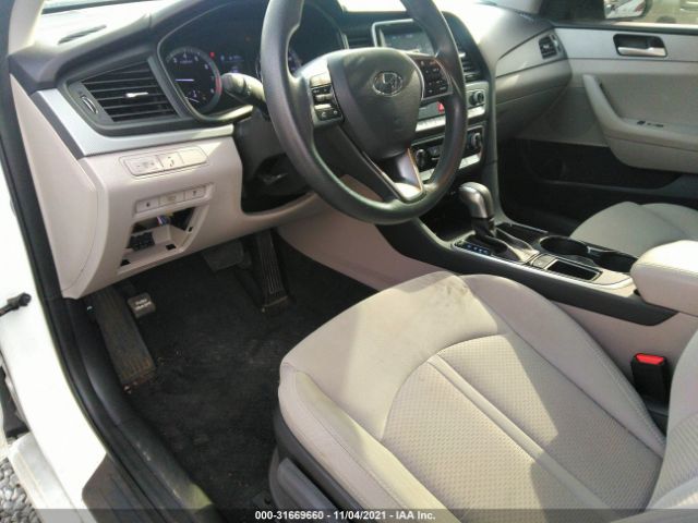 Photo 4 VIN: 5NPE24AFXJH650095 - HYUNDAI SONATA 