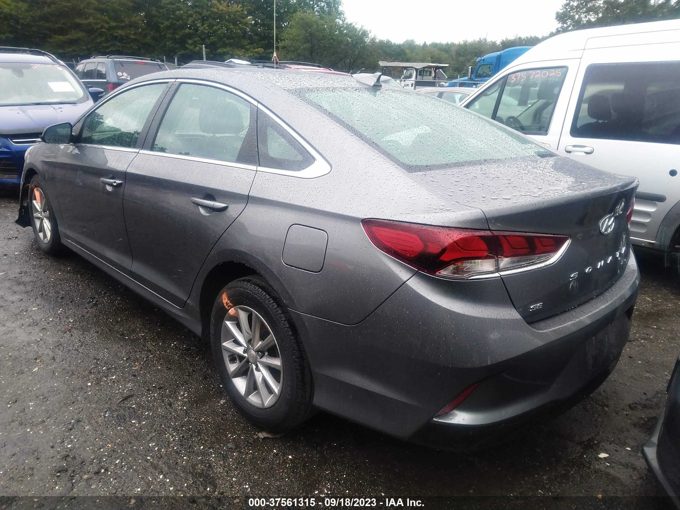 Photo 2 VIN: 5NPE24AFXJH663476 - HYUNDAI SONATA 