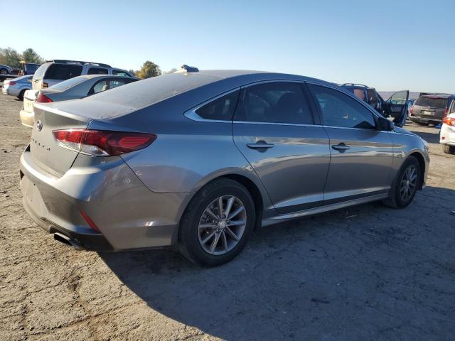 Photo 2 VIN: 5NPE24AFXJH673067 - HYUNDAI SONATA SE 