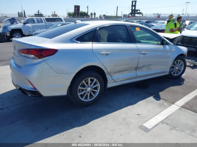 Photo 3 VIN: 5NPE24AFXJH674431 - HYUNDAI SONATA 