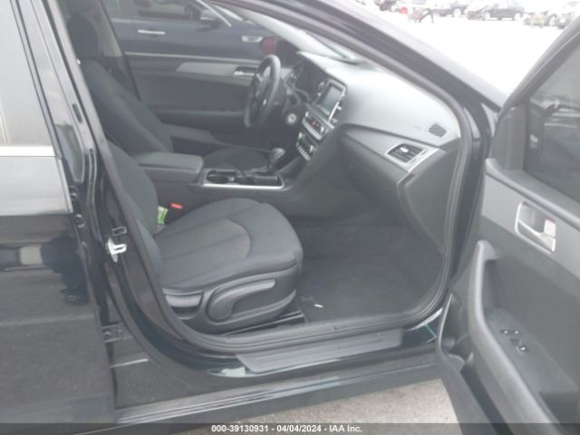 Photo 4 VIN: 5NPE24AFXJH676714 - HYUNDAI SONATA 