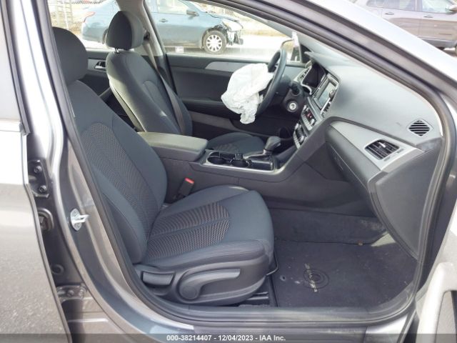 Photo 4 VIN: 5NPE24AFXJH699085 - HYUNDAI SONATA 