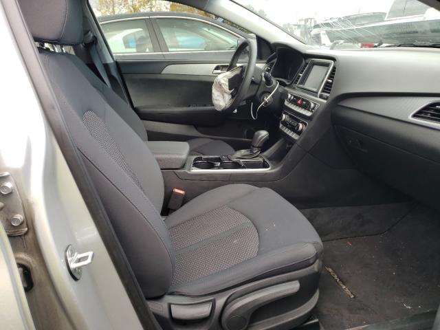 Photo 4 VIN: 5NPE24AFXJH725992 - HYUNDAI SONATA SE 