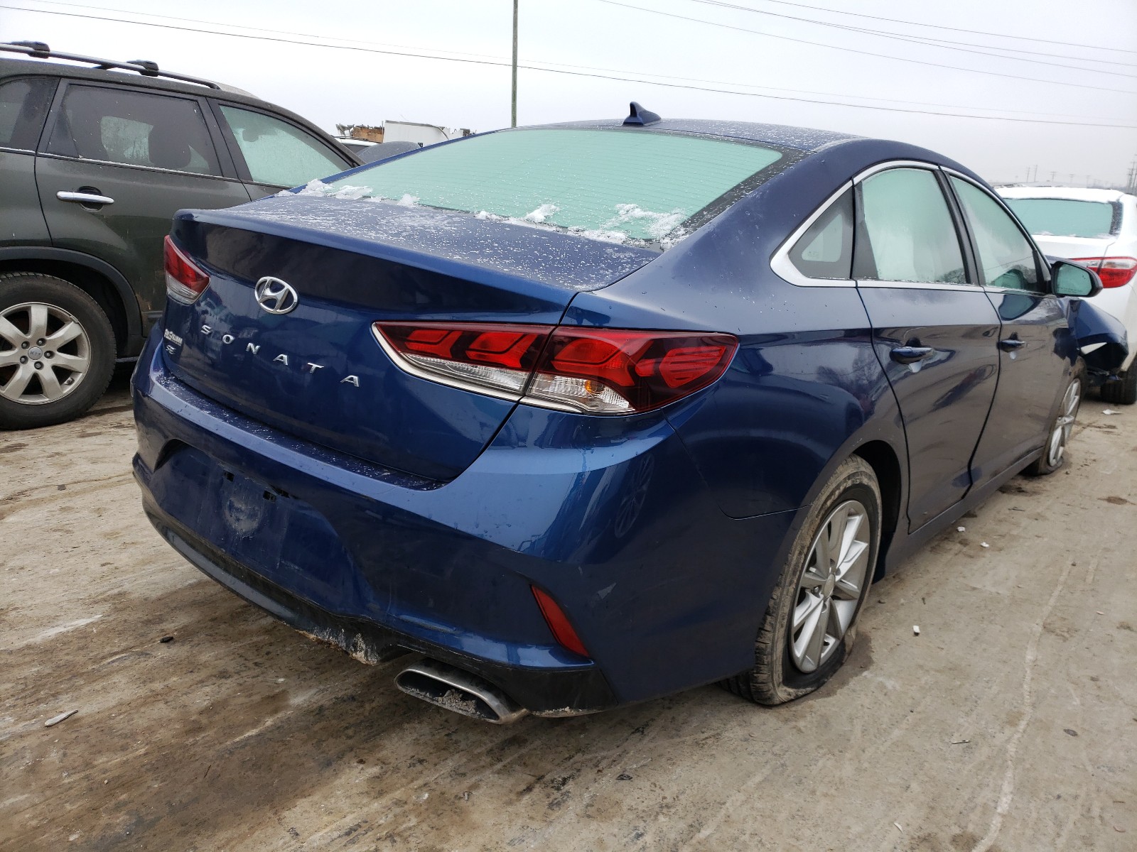 Photo 3 VIN: 5NPE24AFXJH728035 - HYUNDAI SONATA SE 