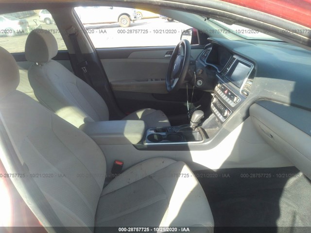 Photo 4 VIN: 5NPE24AFXKH738369 - HYUNDAI SONATA 