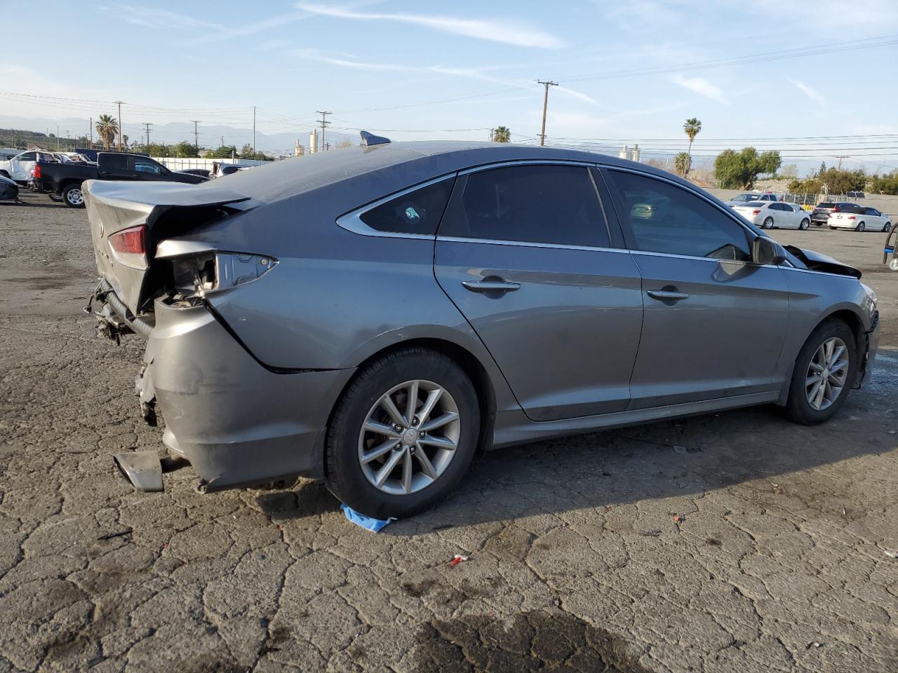 Photo 2 VIN: 5NPE24AFXKH739733 - HYUNDAI SONATA 