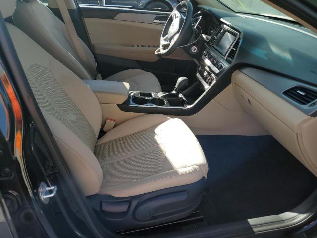 Photo 4 VIN: 5NPE24AFXKH752837 - HYUNDAI SONATA SE 