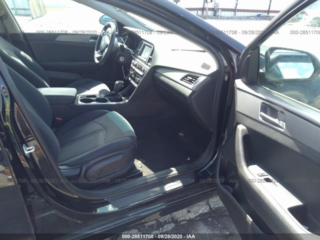 Photo 4 VIN: 5NPE24AFXKH779648 - HYUNDAI SONATA 