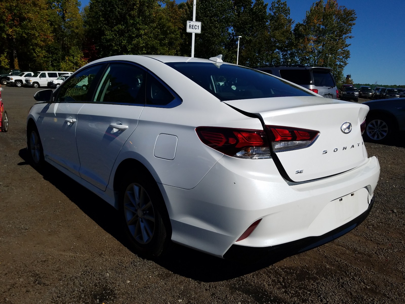 Photo 2 VIN: 5NPE24AFXKH781190 - HYUNDAI SONATA SE 