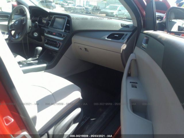 Photo 4 VIN: 5NPE24AFXKH782565 - HYUNDAI SONATA 