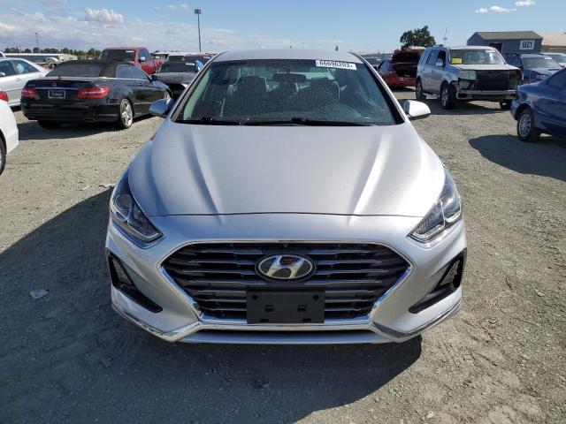 Photo 4 VIN: 5NPE24AFXKH793050 - HYUNDAI SONATA SE 