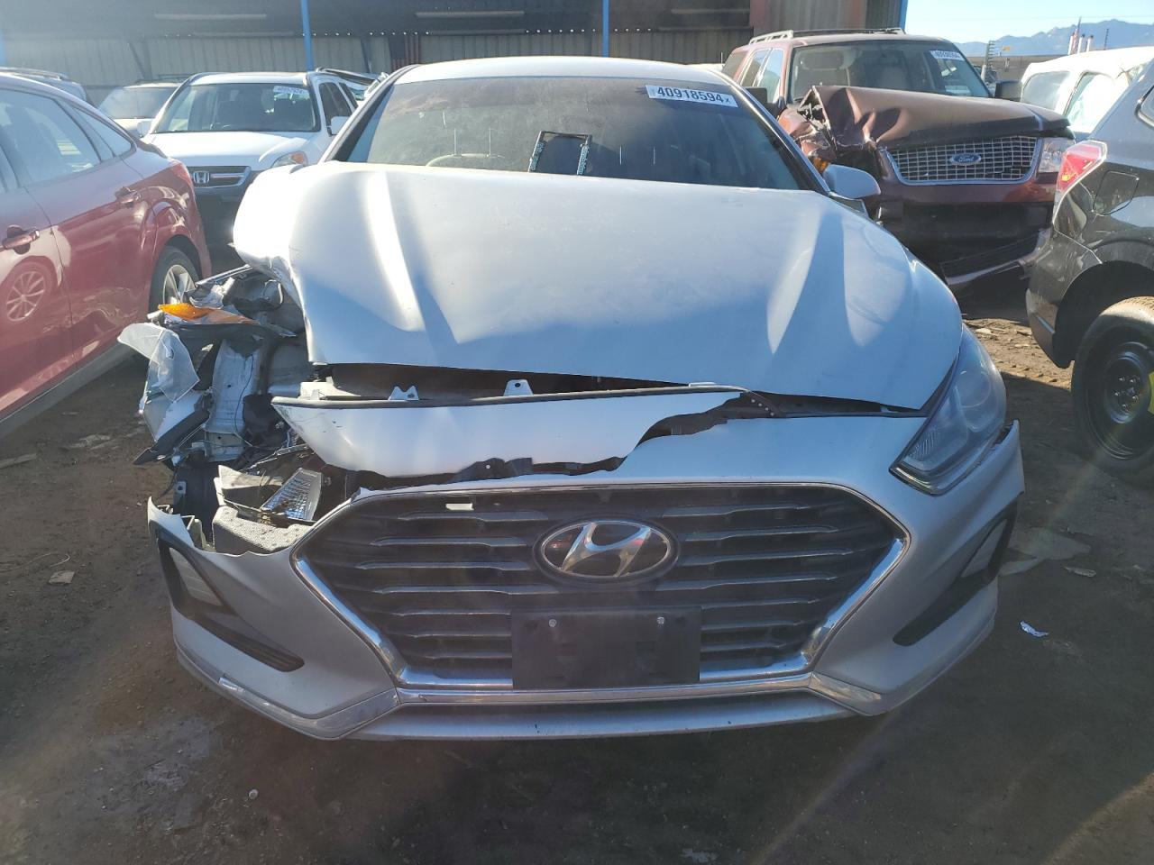 Photo 4 VIN: 5NPE24AFXKH796790 - HYUNDAI SONATA 