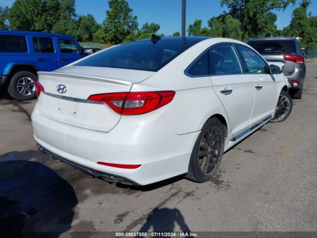 Photo 3 VIN: 5NPE34AB1FH045805 - HYUNDAI SONATA 