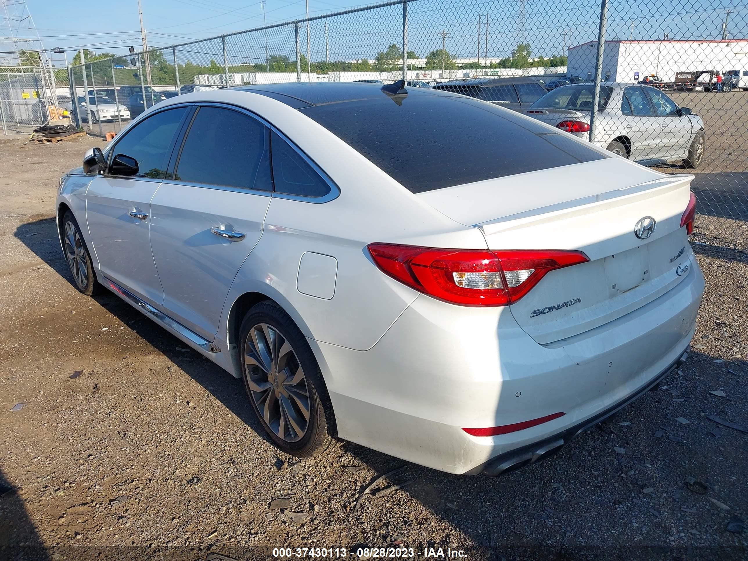 Photo 2 VIN: 5NPE34AB1HH499166 - HYUNDAI SONATA 