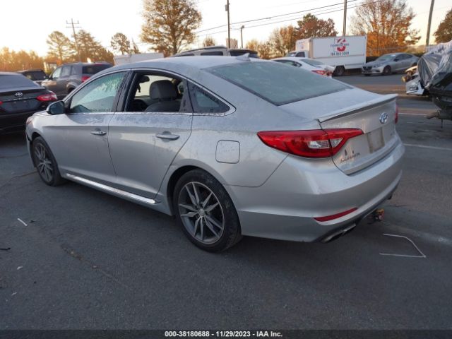 Photo 2 VIN: 5NPE34AB1HH579437 - HYUNDAI SONATA 