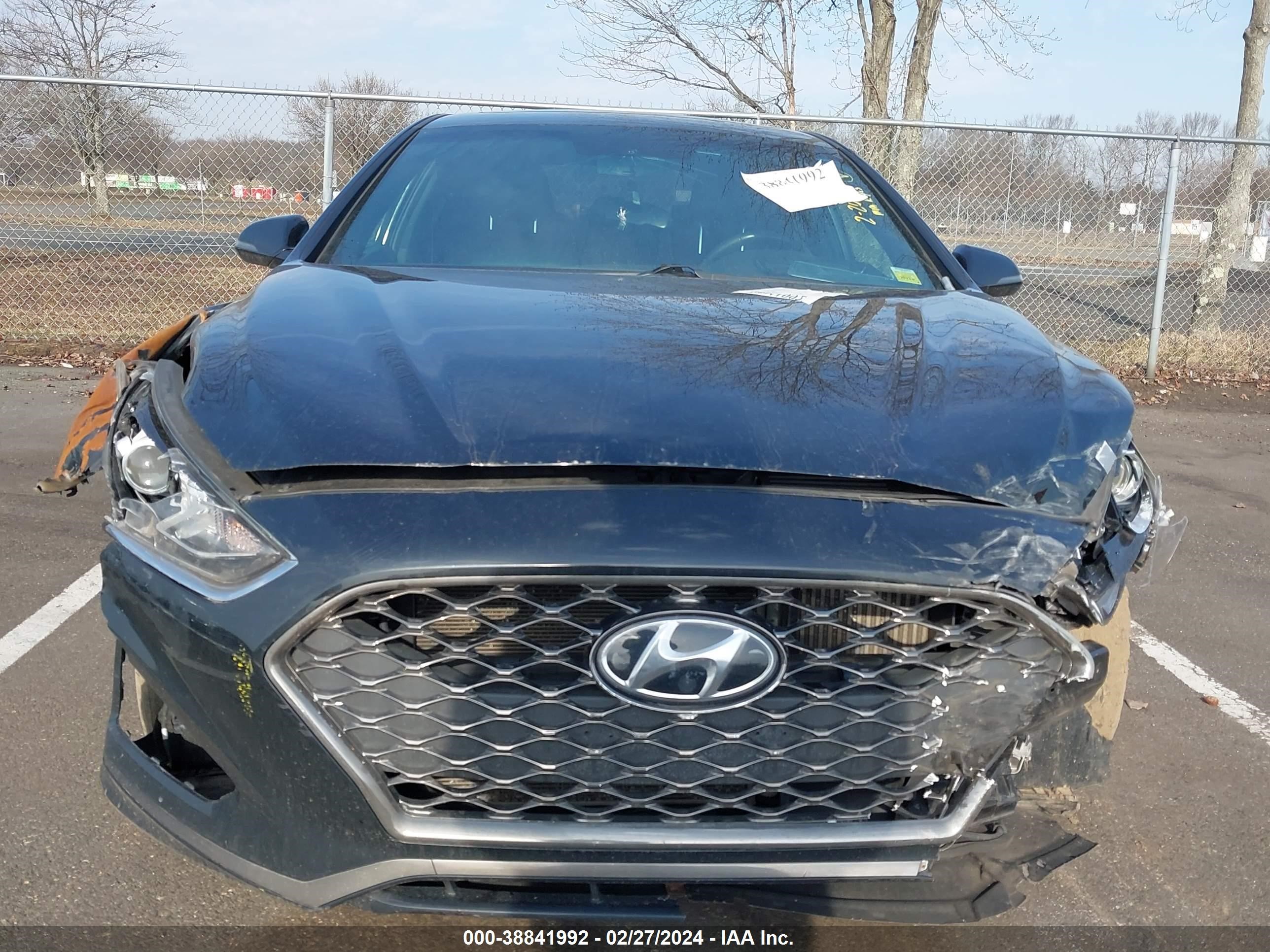 Photo 11 VIN: 5NPE34AB1JH692665 - HYUNDAI SONATA 