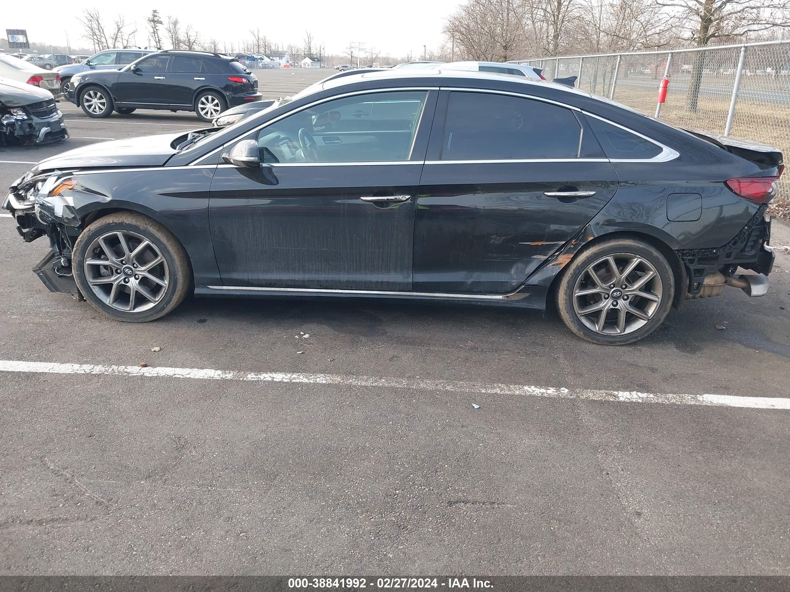 Photo 13 VIN: 5NPE34AB1JH692665 - HYUNDAI SONATA 