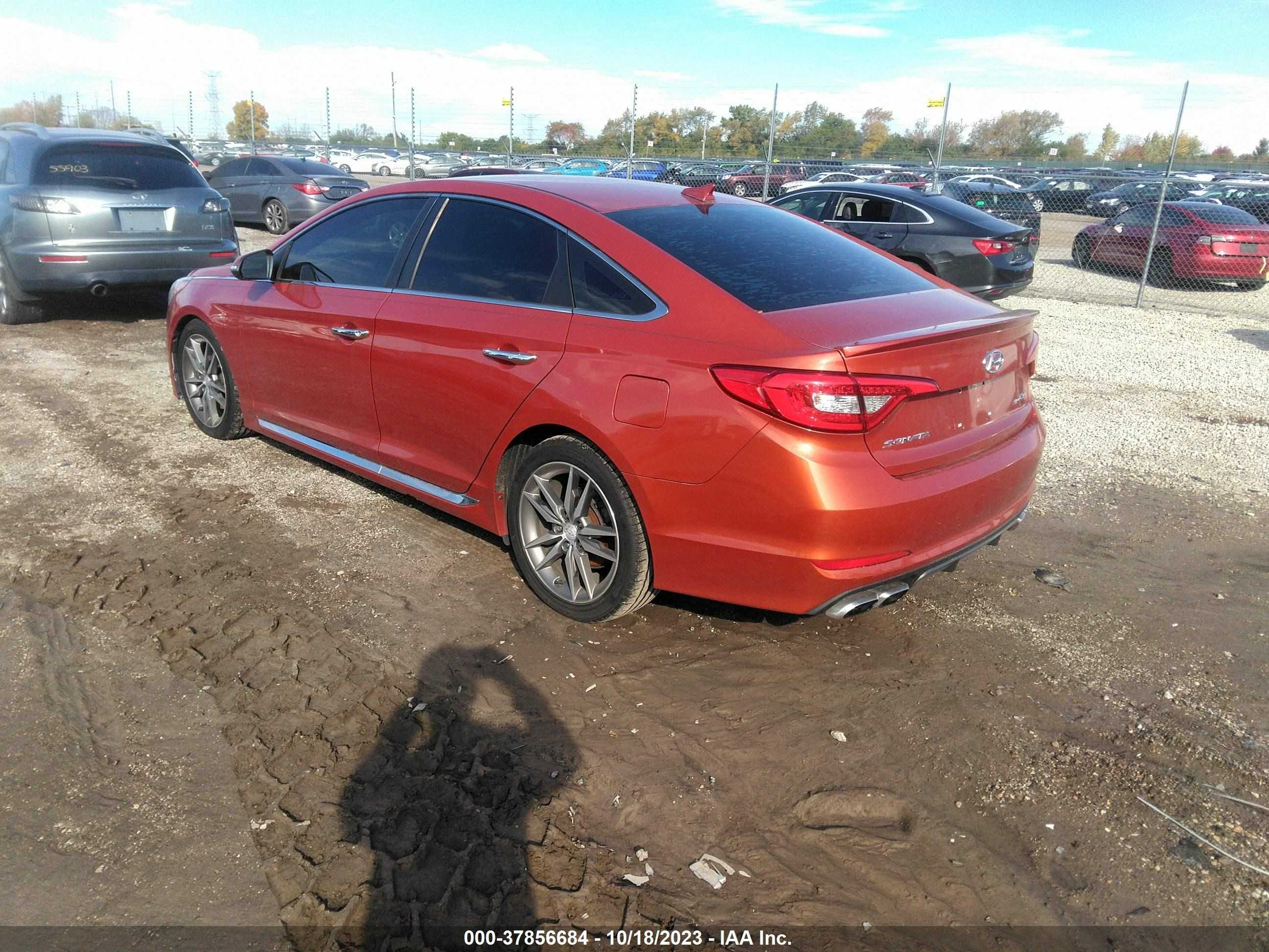 Photo 2 VIN: 5NPE34AB2FH119054 - HYUNDAI SONATA 