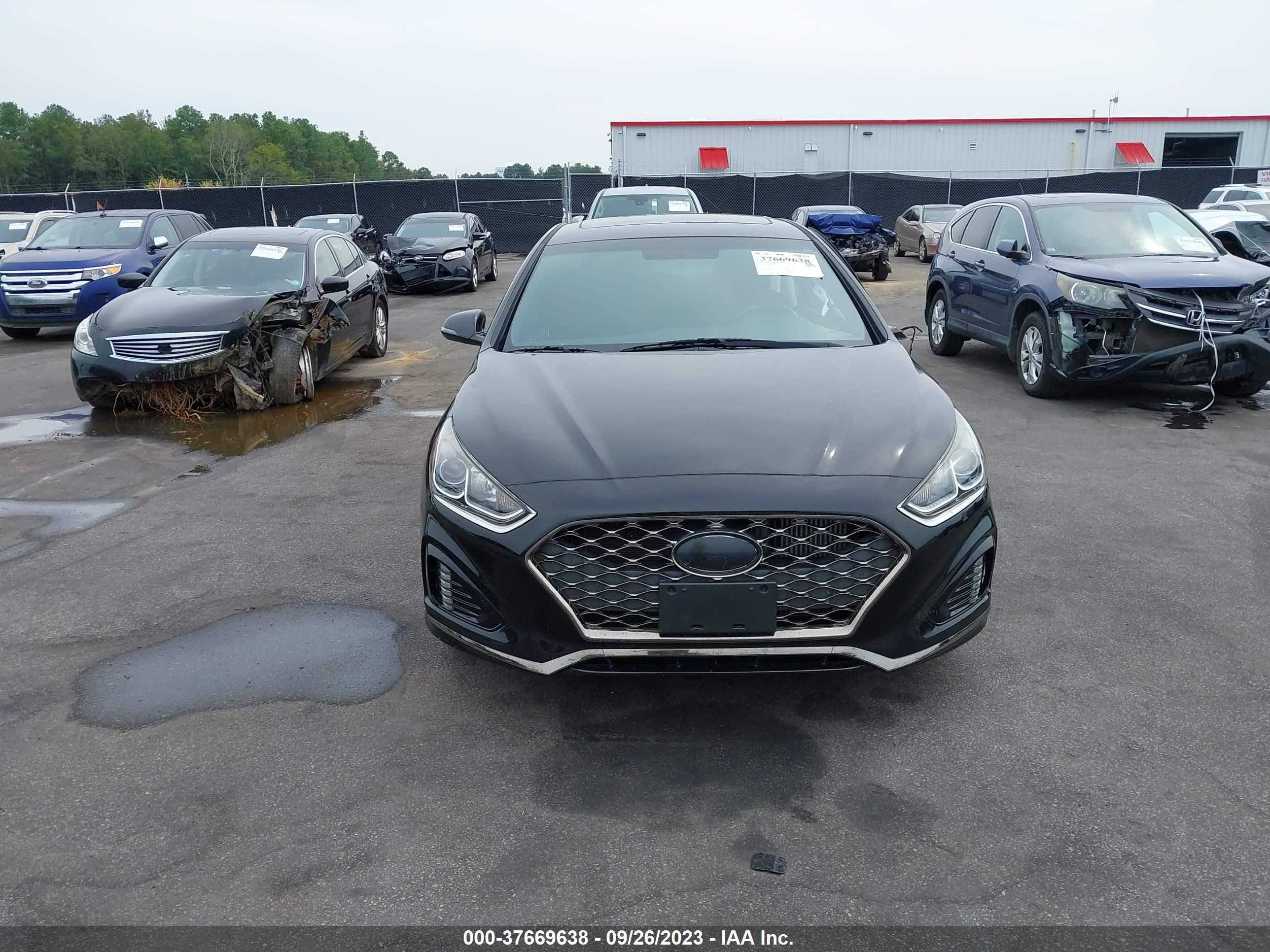 Photo 11 VIN: 5NPE34AB2JH616002 - HYUNDAI SONATA 