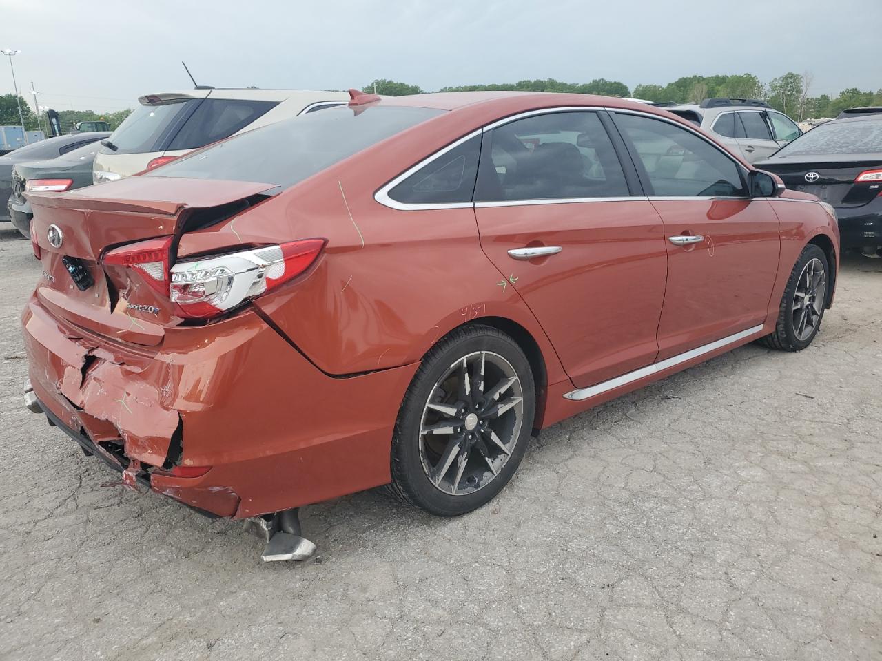 Photo 2 VIN: 5NPE34AB3FH164116 - HYUNDAI SONATA 