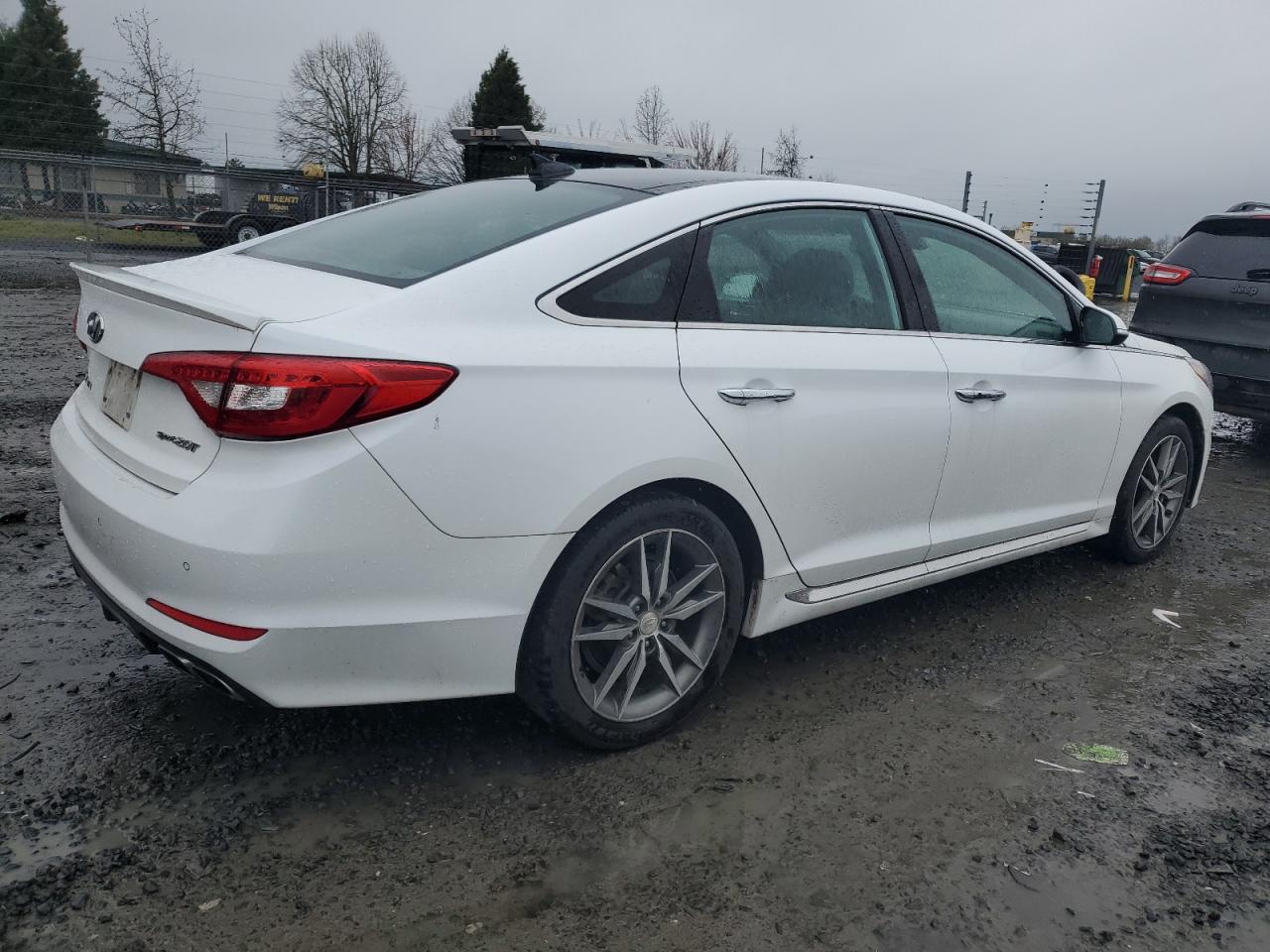 Photo 2 VIN: 5NPE34AB4FH046608 - HYUNDAI SONATA 