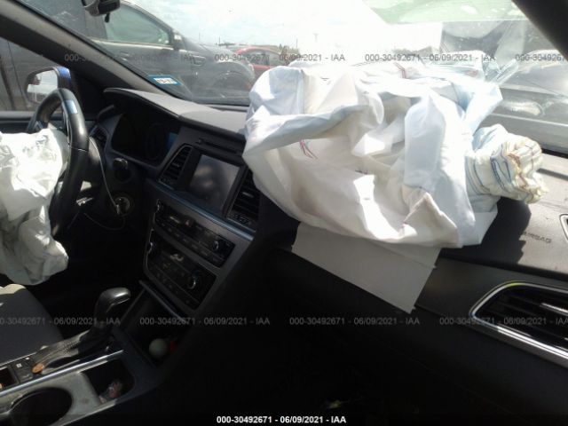 Photo 4 VIN: 5NPE34AB5HH454022 - HYUNDAI SONATA 