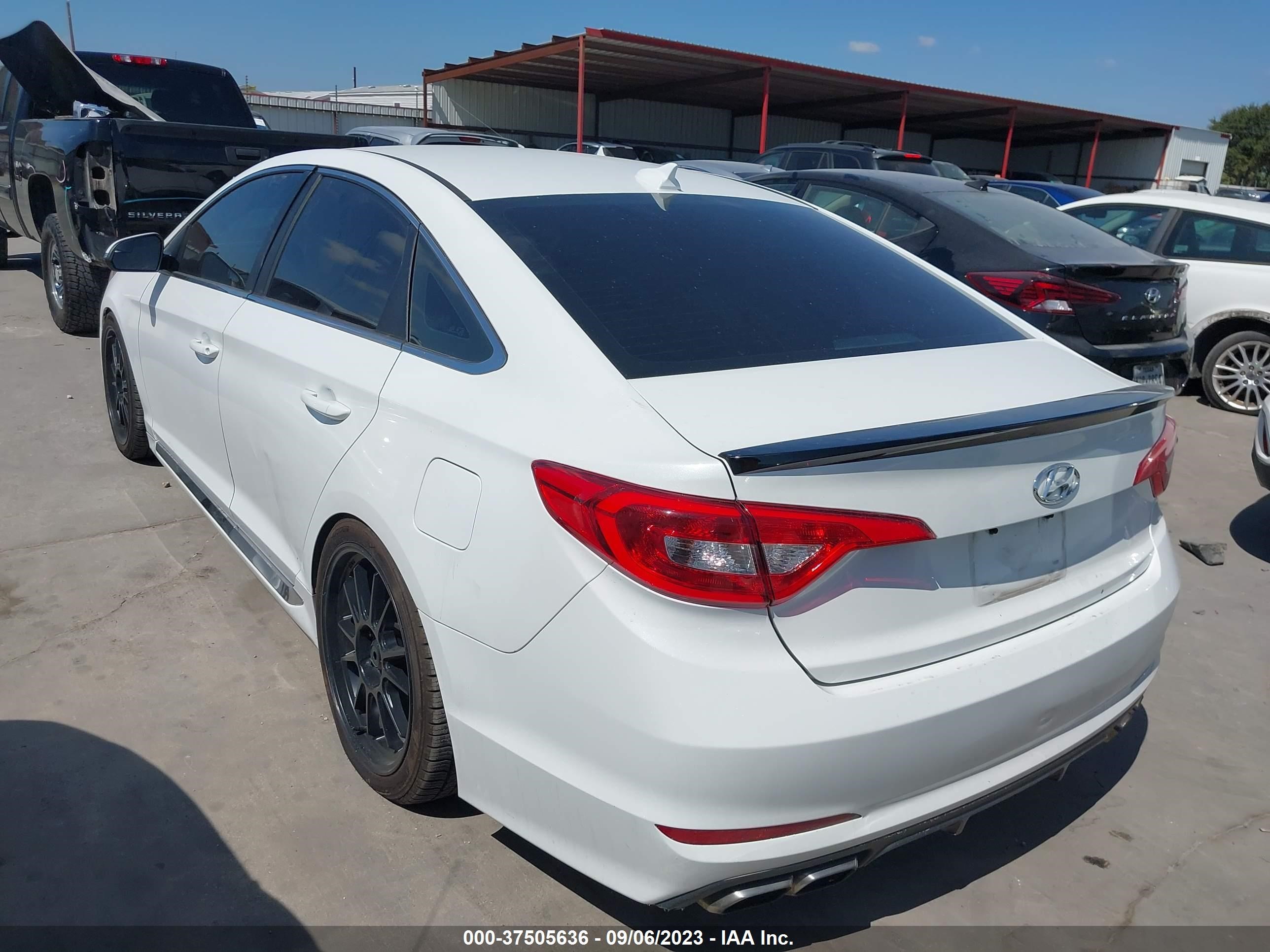 Photo 2 VIN: 5NPE34AB5HH480359 - HYUNDAI SONATA 