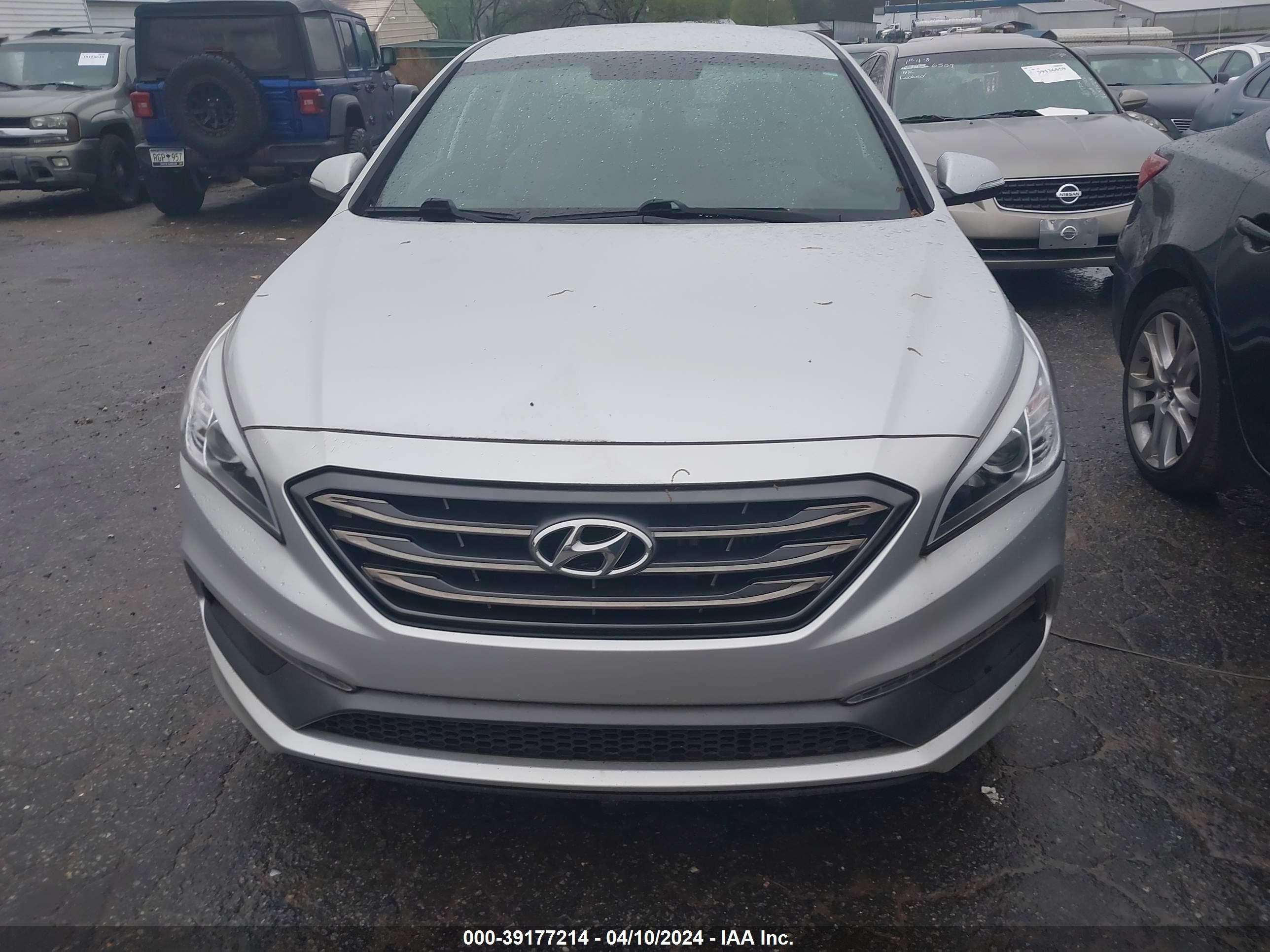 Photo 11 VIN: 5NPE34AB5HH511092 - HYUNDAI SONATA 