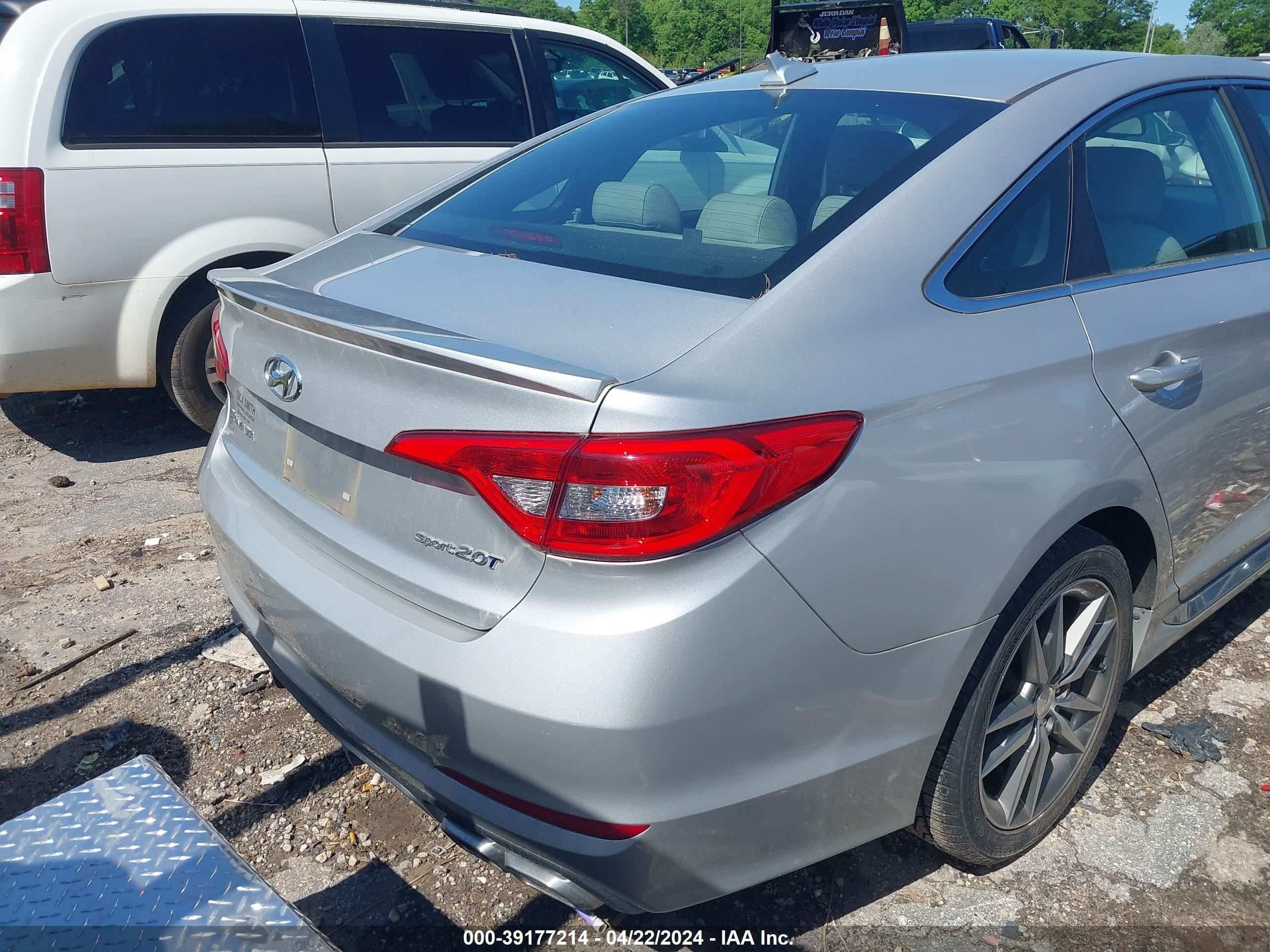 Photo 3 VIN: 5NPE34AB5HH511092 - HYUNDAI SONATA 