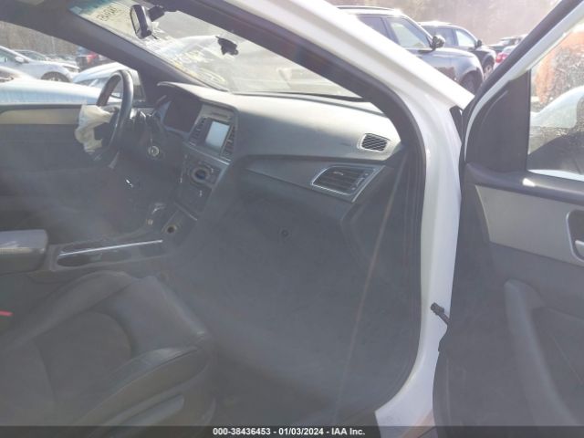 Photo 4 VIN: 5NPE34AB5HH560034 - HYUNDAI SONATA 