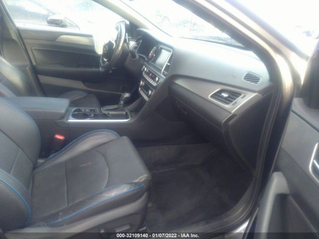 Photo 4 VIN: 5NPE34AB5JH611442 - HYUNDAI SONATA 