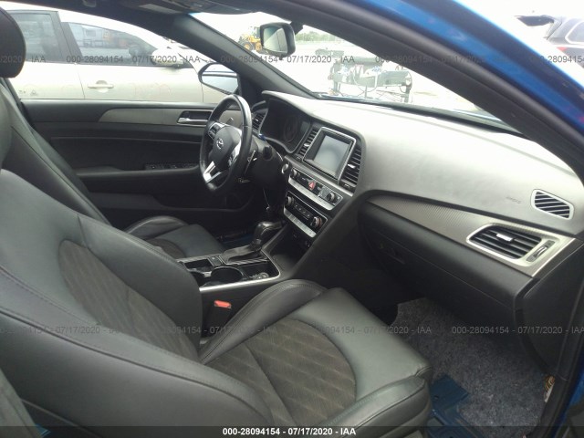 Photo 4 VIN: 5NPE34AB6JH677322 - HYUNDAI SONATA 