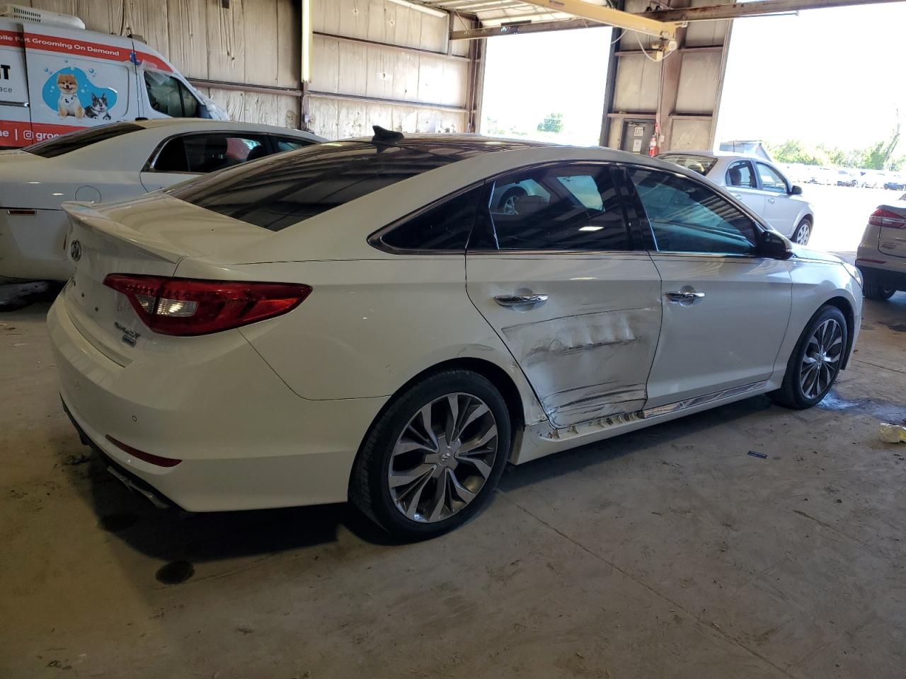 Photo 2 VIN: 5NPE34AB8FH188718 - HYUNDAI SONATA 