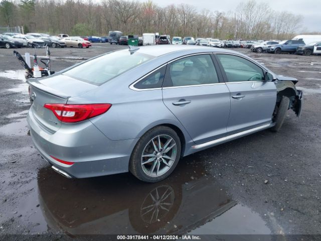 Photo 3 VIN: 5NPE34AB9HH513668 - HYUNDAI SONATA 