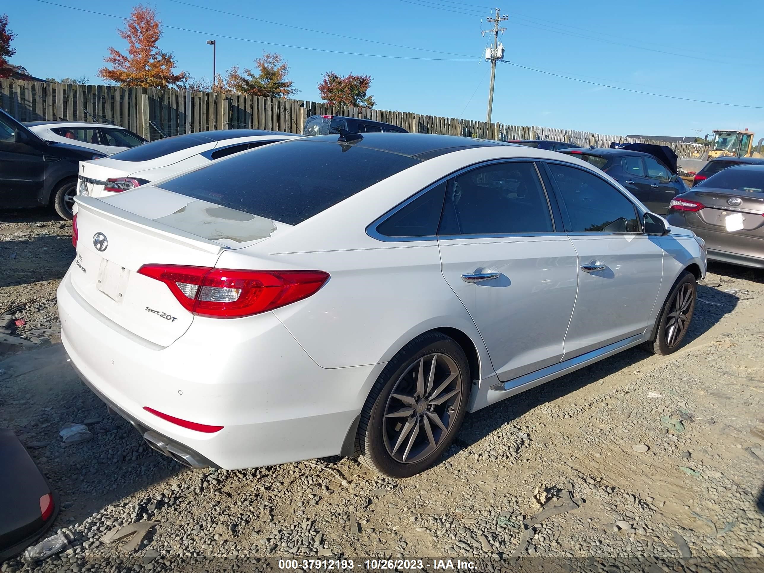 Photo 3 VIN: 5NPE34ABXFH033944 - HYUNDAI SONATA 