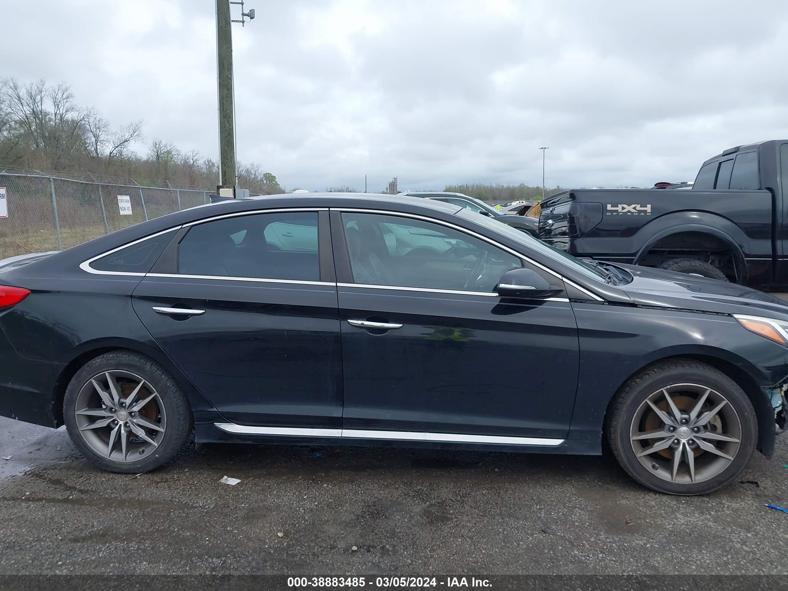 Photo 12 VIN: 5NPE34ABXFH055202 - HYUNDAI SONATA 