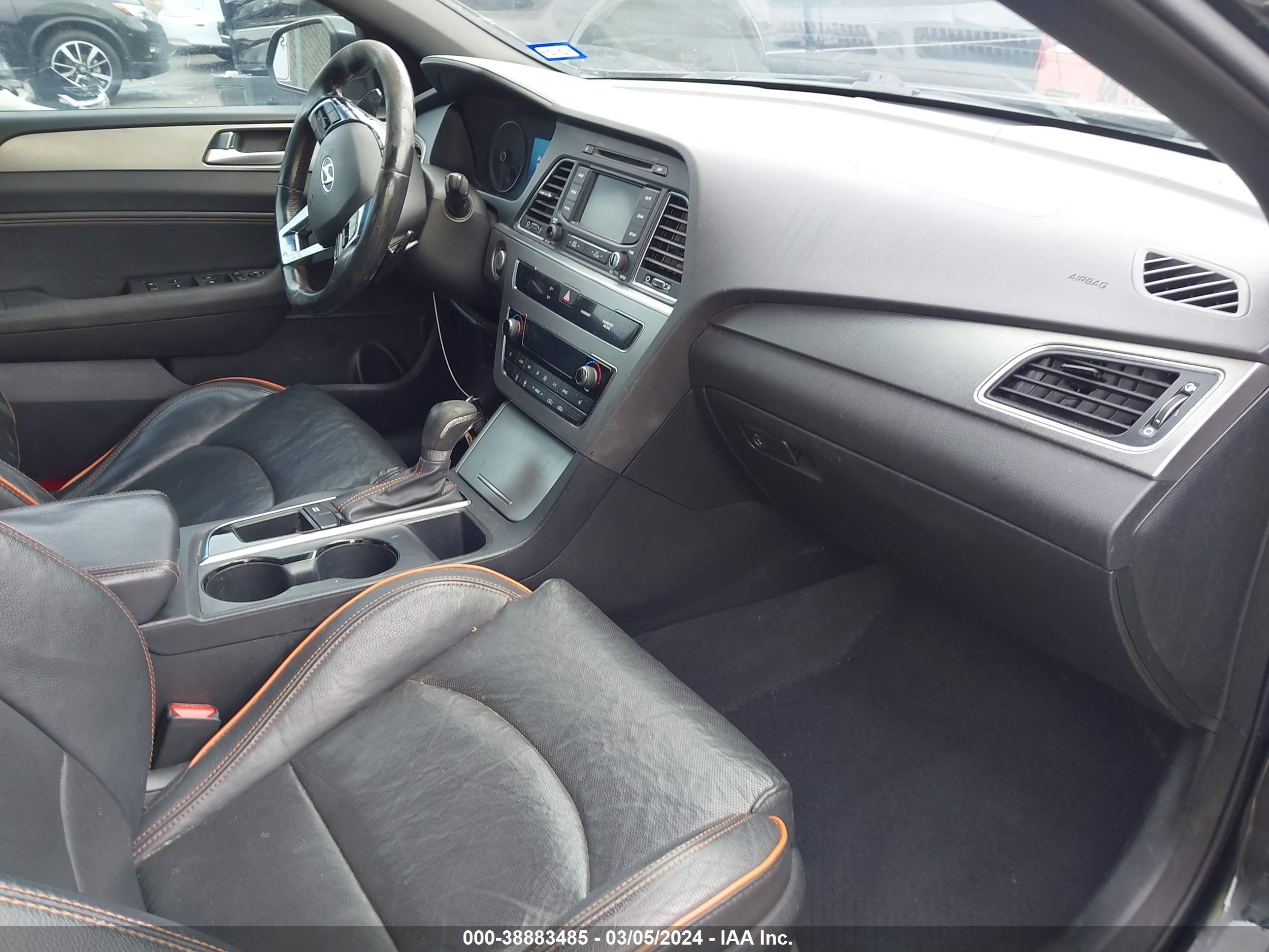 Photo 4 VIN: 5NPE34ABXFH055202 - HYUNDAI SONATA 