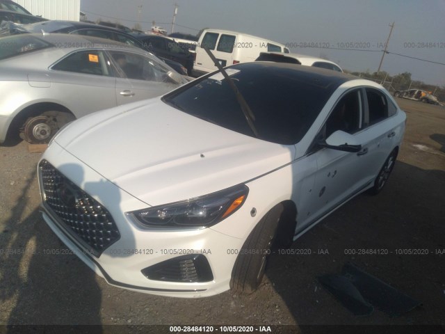 Photo 1 VIN: 5NPE34ABXKH733893 - HYUNDAI SONATA 