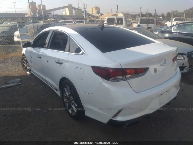 Photo 2 VIN: 5NPE34ABXKH733893 - HYUNDAI SONATA 