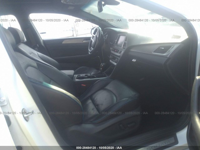 Photo 4 VIN: 5NPE34ABXKH733893 - HYUNDAI SONATA 