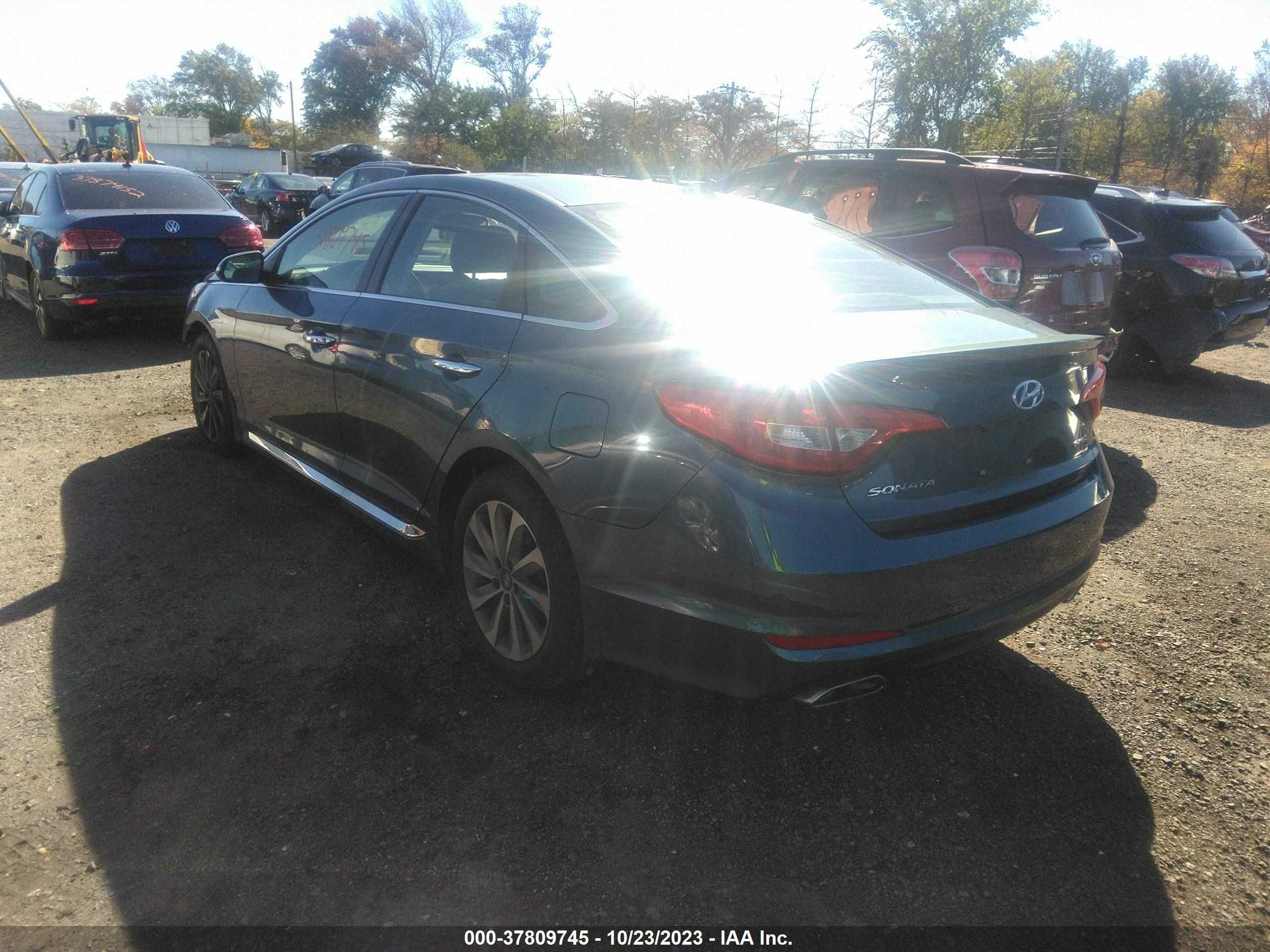 Photo 2 VIN: 5NPE34AF0FH136759 - HYUNDAI SONATA 