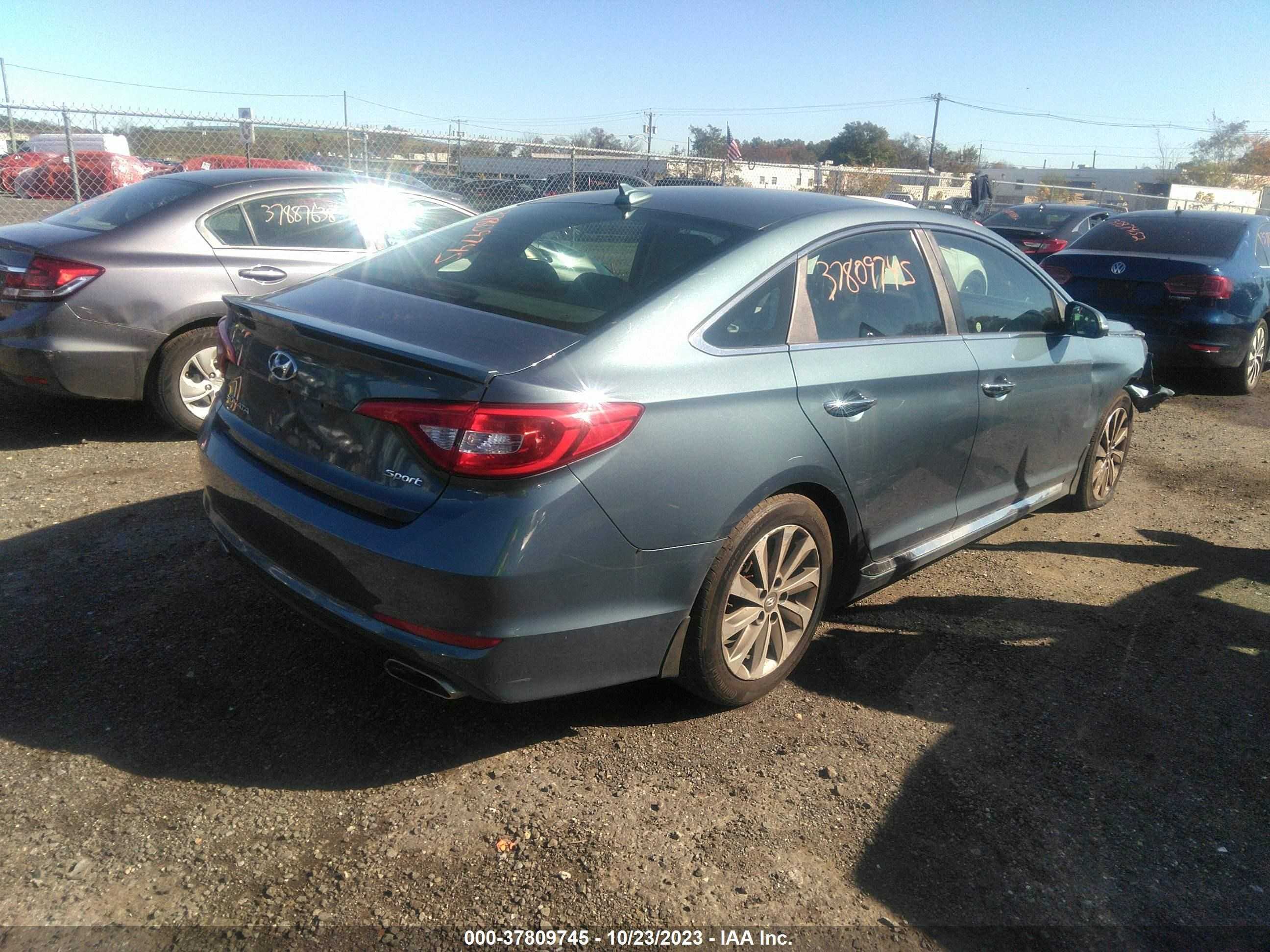 Photo 3 VIN: 5NPE34AF0FH136759 - HYUNDAI SONATA 