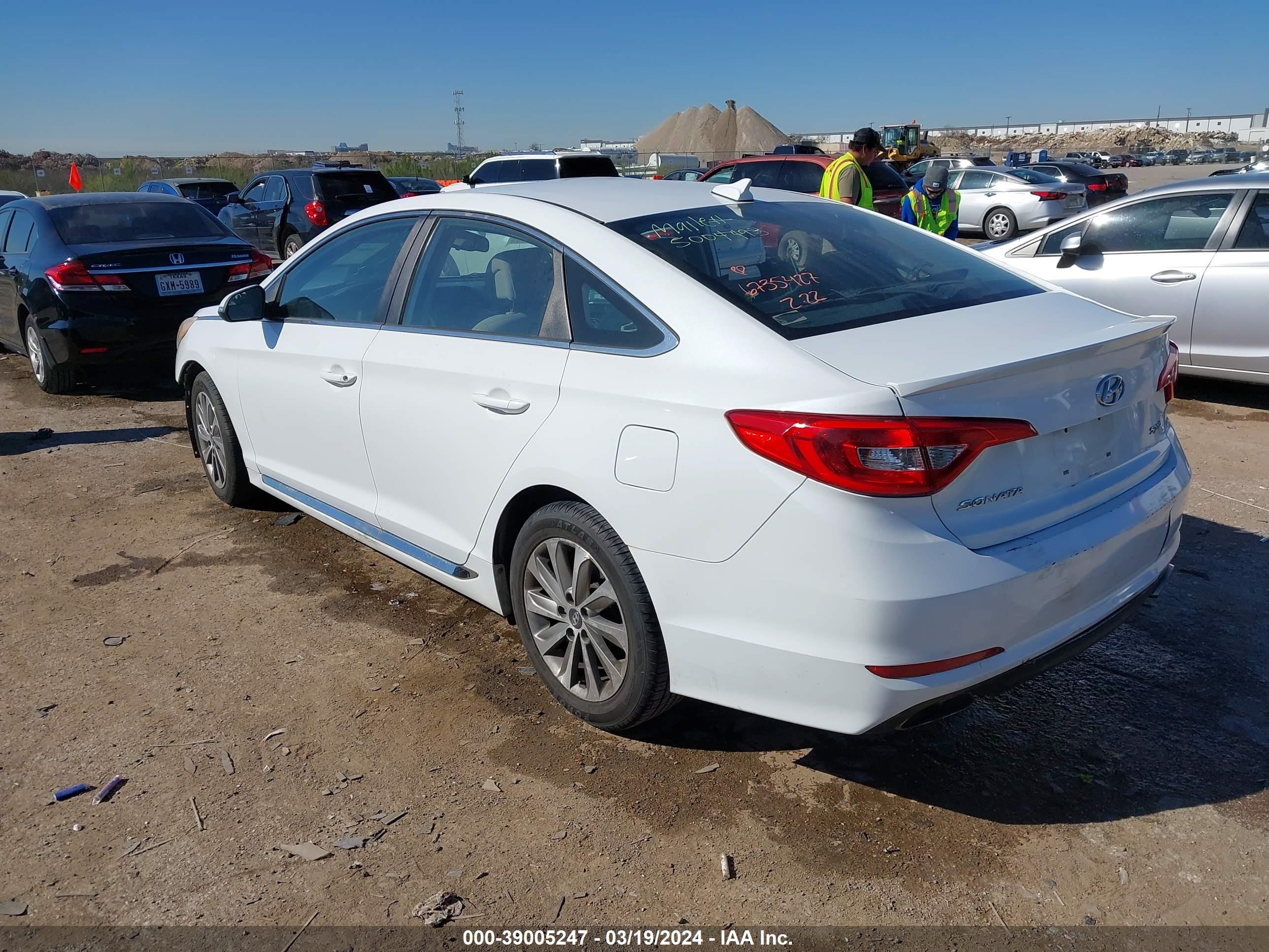 Photo 2 VIN: 5NPE34AF0GH264484 - HYUNDAI SONATA 