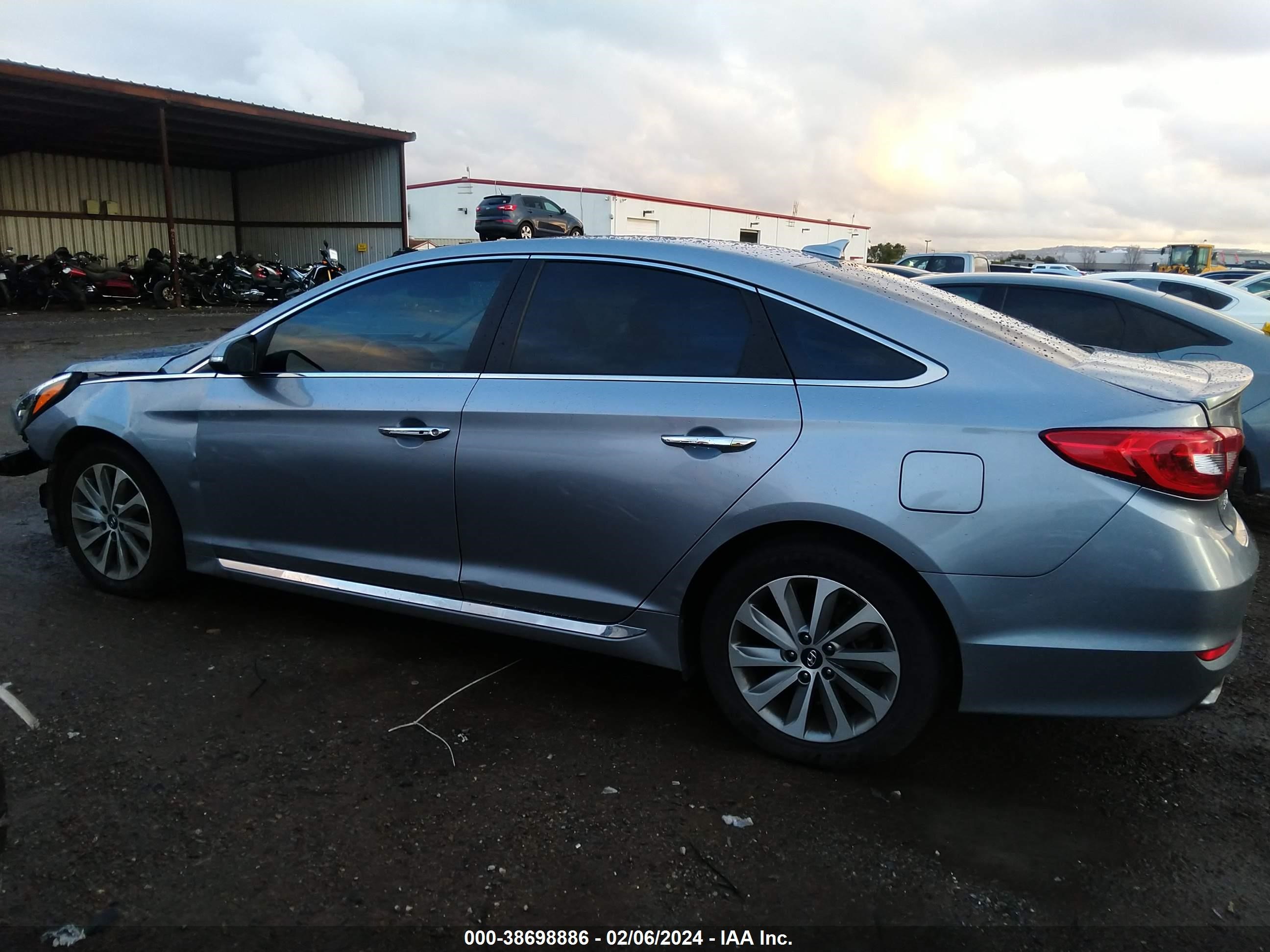 Photo 13 VIN: 5NPE34AF0GH345940 - HYUNDAI SONATA 