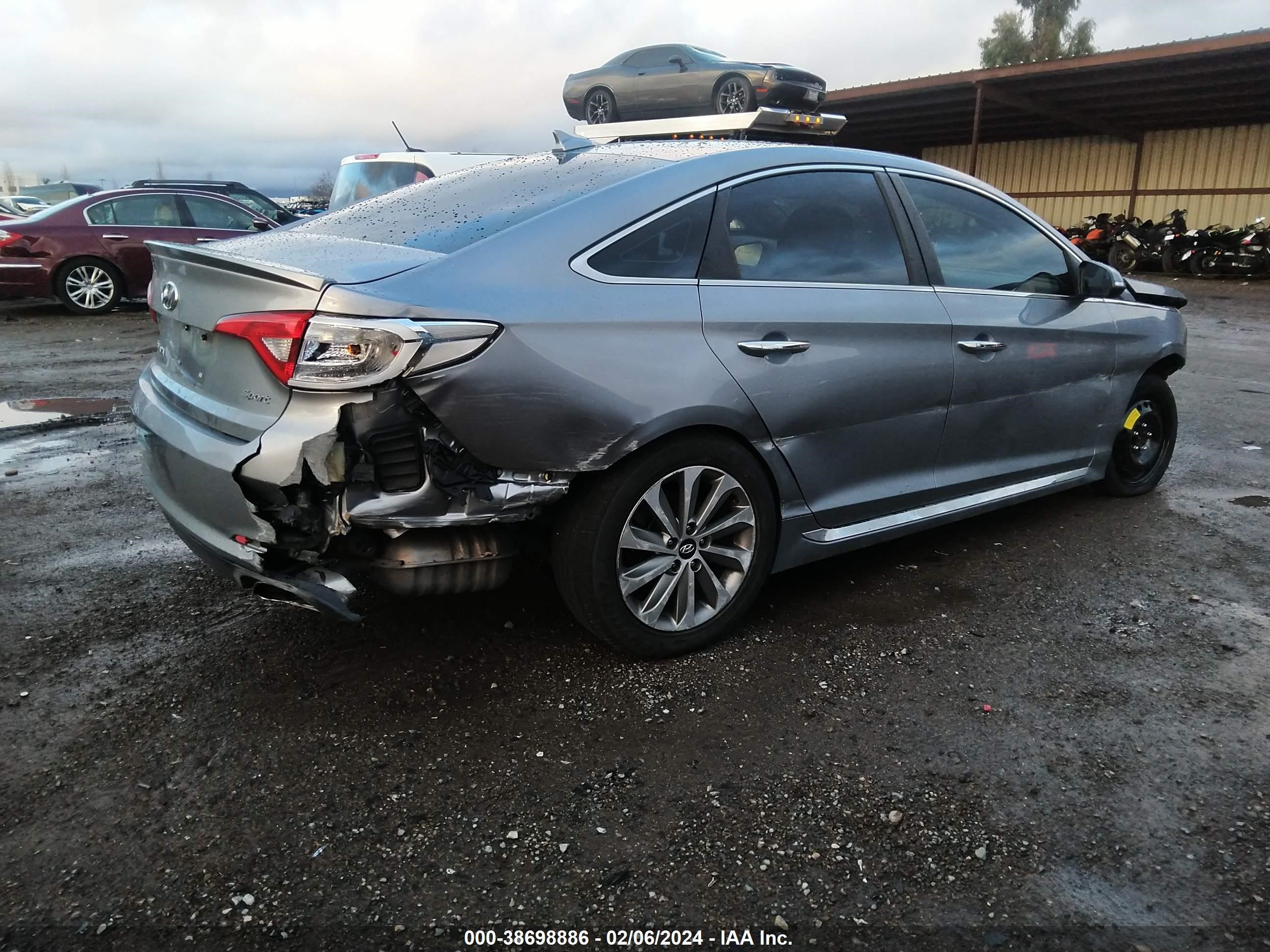 Photo 3 VIN: 5NPE34AF0GH345940 - HYUNDAI SONATA 