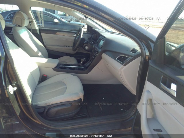 Photo 4 VIN: 5NPE34AF0GH390263 - HYUNDAI SONATA 