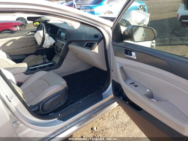 Photo 4 VIN: 5NPE34AF0GH414304 - HYUNDAI SONATA 