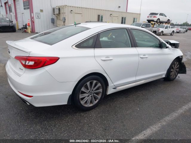 Photo 3 VIN: 5NPE34AF0HH437745 - HYUNDAI SONATA 